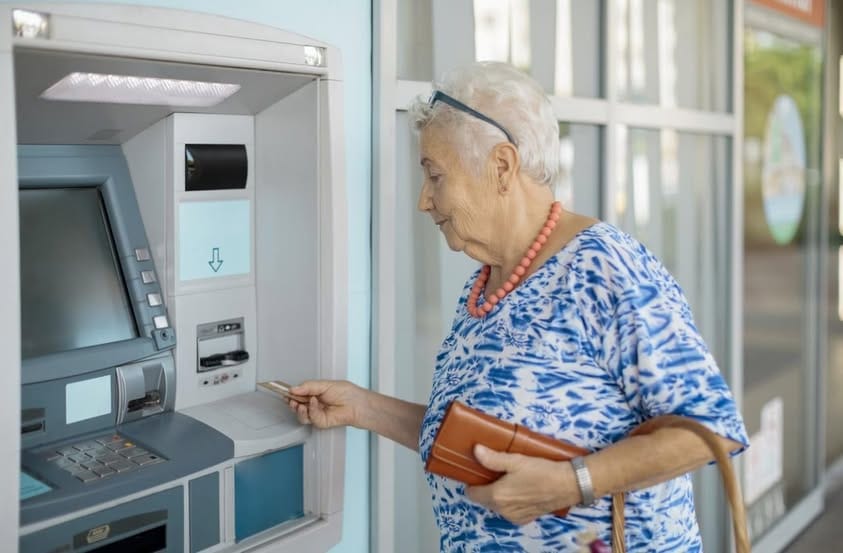 Всички пенсионери ще разцелуват социалния министър след тази ДОБРА НОВИНА: – 3 476836480 610548418387727 8184013067335858996 n