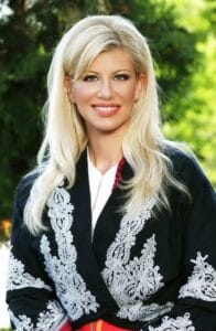 Звезден абитуриент: Синът на Нелина направи фурор на бала – майка му мина за негова съученичка (Снимки): 16 490531129 739477098652339 6244166370290156834 n