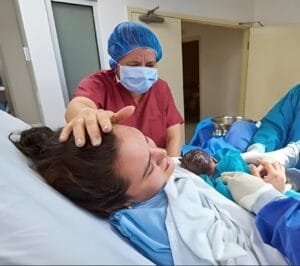 Тази бременна жена 12 часа плакала от болка, а лекарите не можели да разберат защо бебето не излиза от матката! 22 493999555 687437093838309 5271407340837006064 n